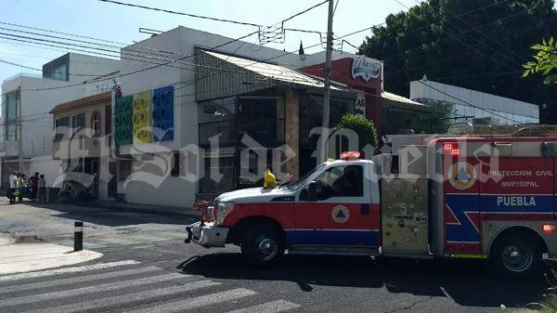 Incendio pizzería 43 poniente